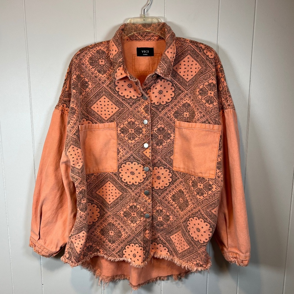 VICI Coral 100% Cotton Bandana Raw Hem Shacket w/ Pockets sz L Casual Distressed